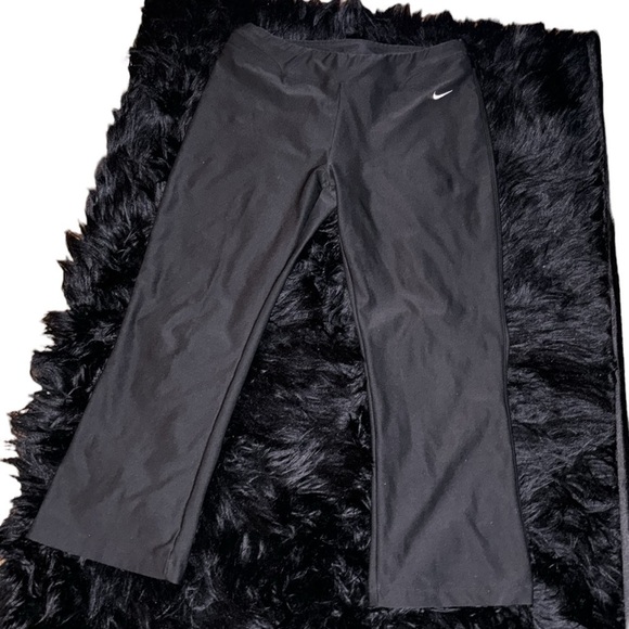 Black Nike  Dry-Fit Wide Leg Capri Leggings M - Picture 12 of 12